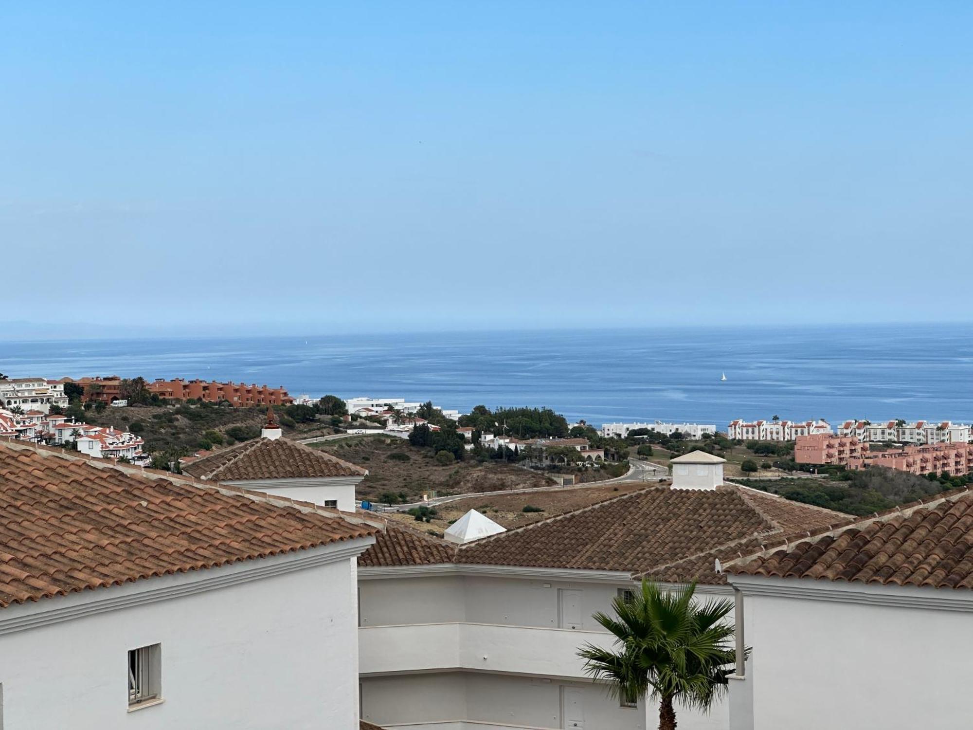 Small Oasis Nelson Mandela Apartment With Sea View, Two Bedrooms, Parking, Terrace And Pool Manilva Exterior photo